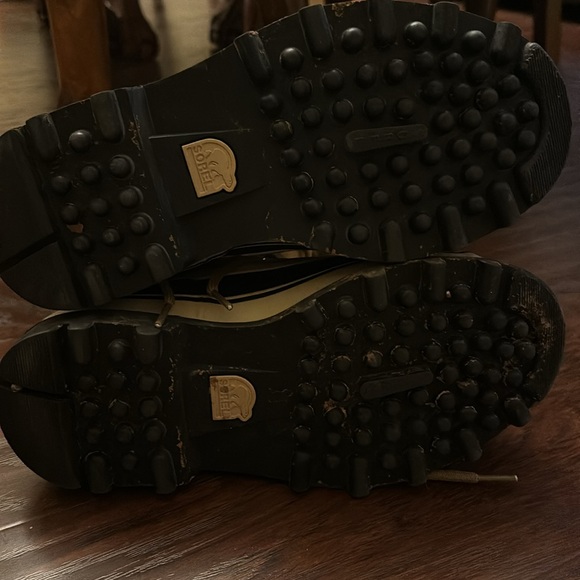 Sorel Brown and Black Winter Boots - Picture 9 of 9